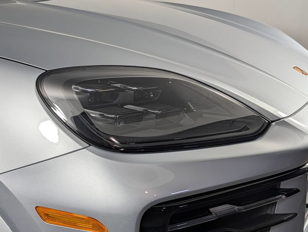 New 2026 Porsche Cayenne Coupe AWD/4WD image 15