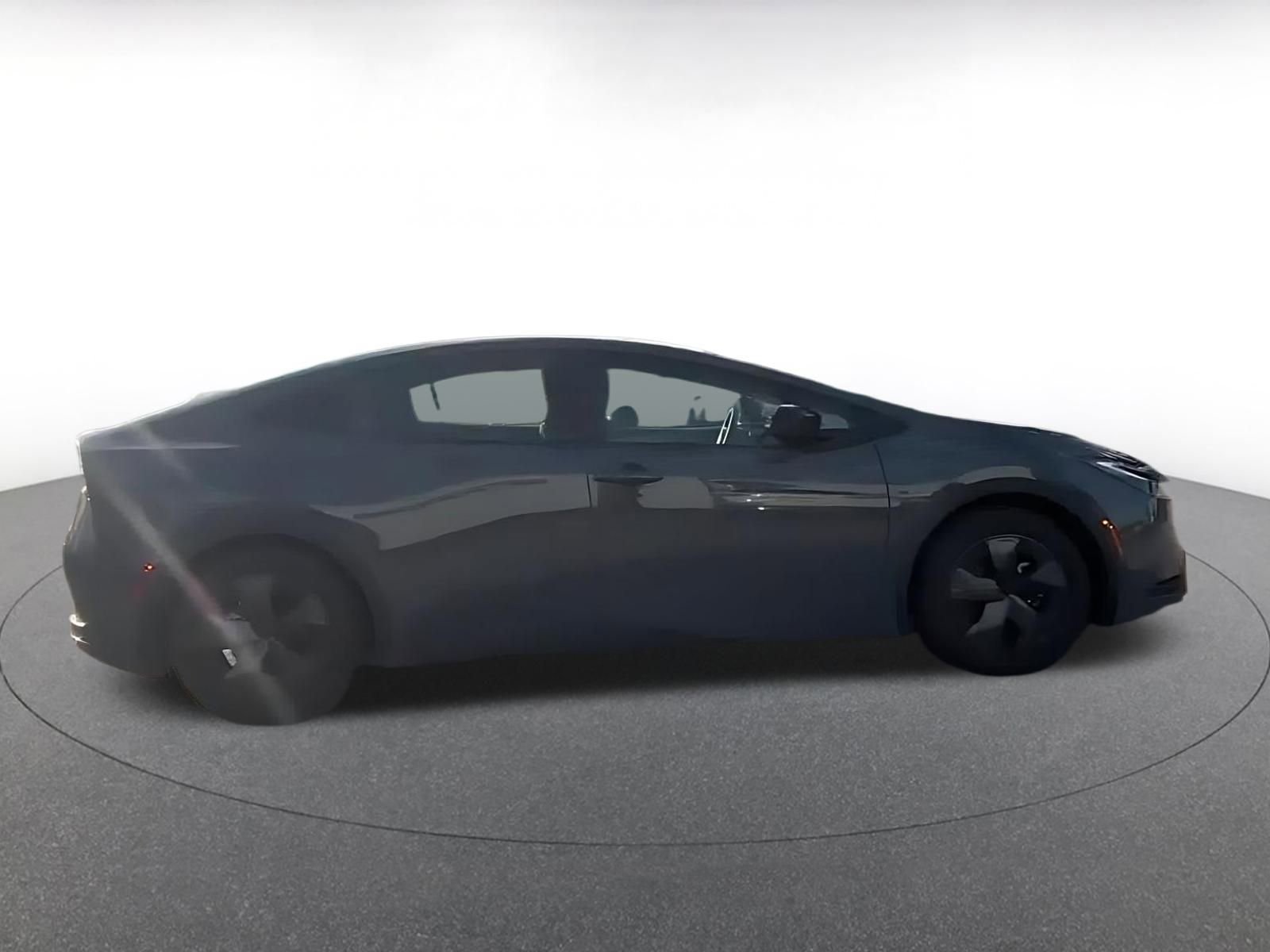 Used 2025 Toyota Prius LE image 11