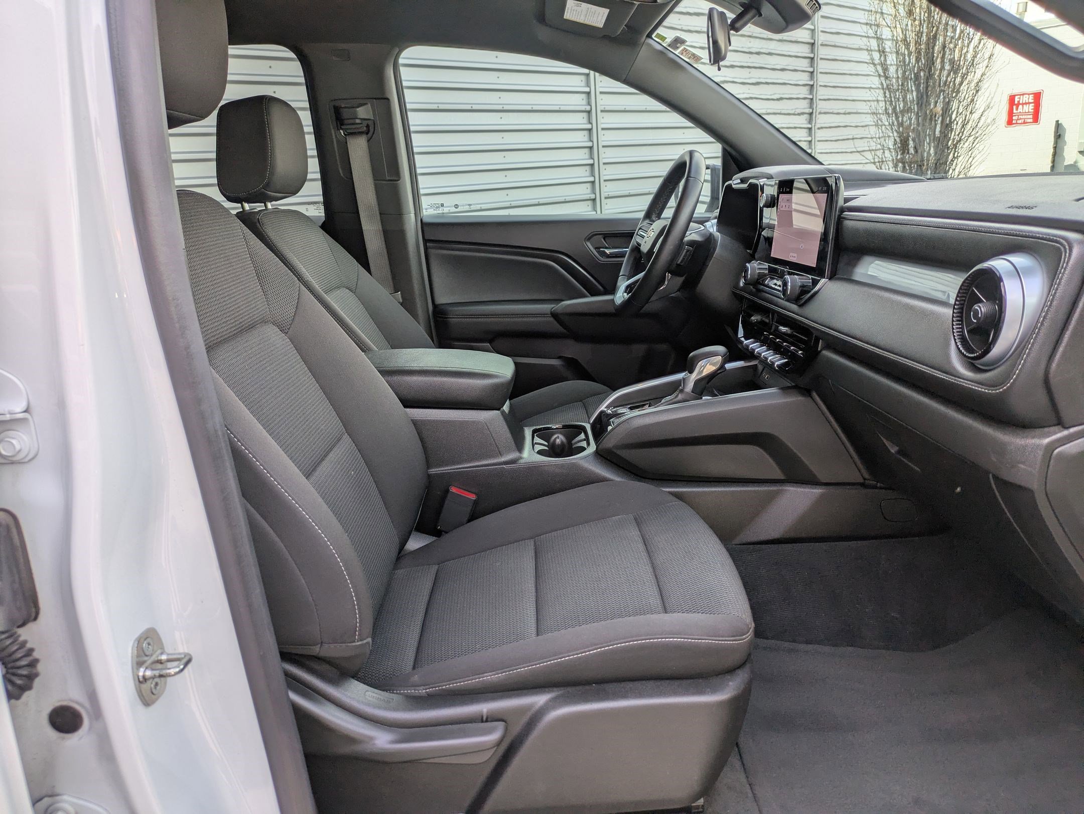 Used 2023 Chevrolet Colorado LT image 29