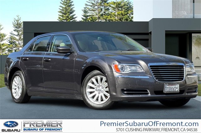 Used 2014 Chrysler 300 image 1