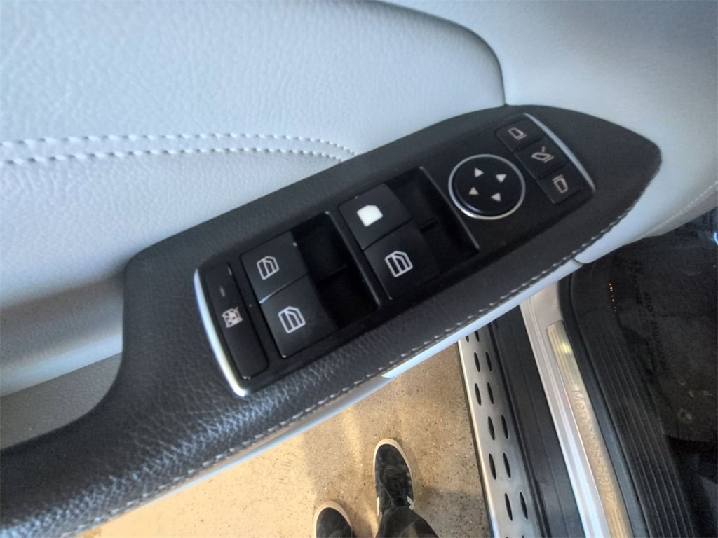 Used 2013 Mercedes-Benz ML 550 4MATIC w/ Premium 1 Pkg image 16