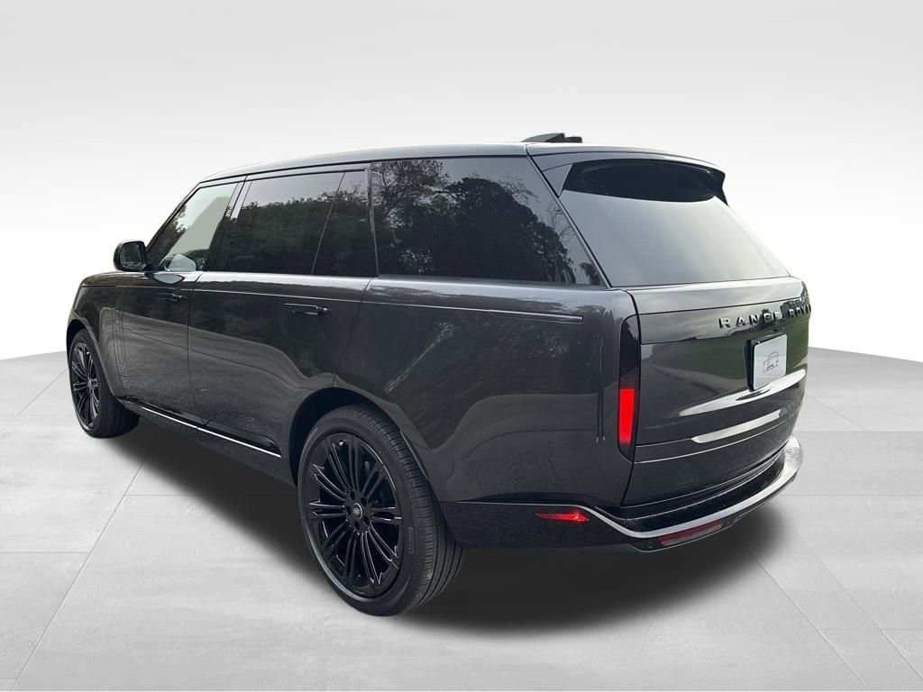 New 2025 Land Rover Range Rover Long Wheelbase SE image 3