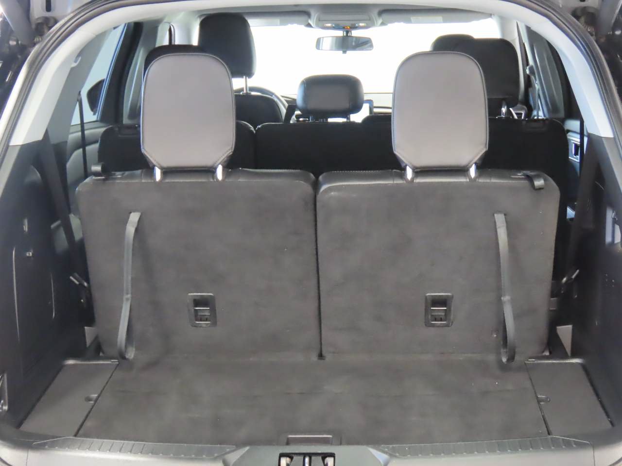 Used 2023 Ford Explorer XLT w/ Equipment Group 202A RWD image 18