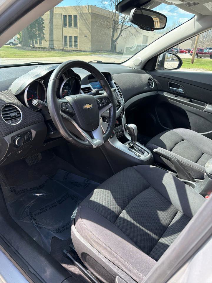 Used 2012 Chevrolet Cruze LT image 9