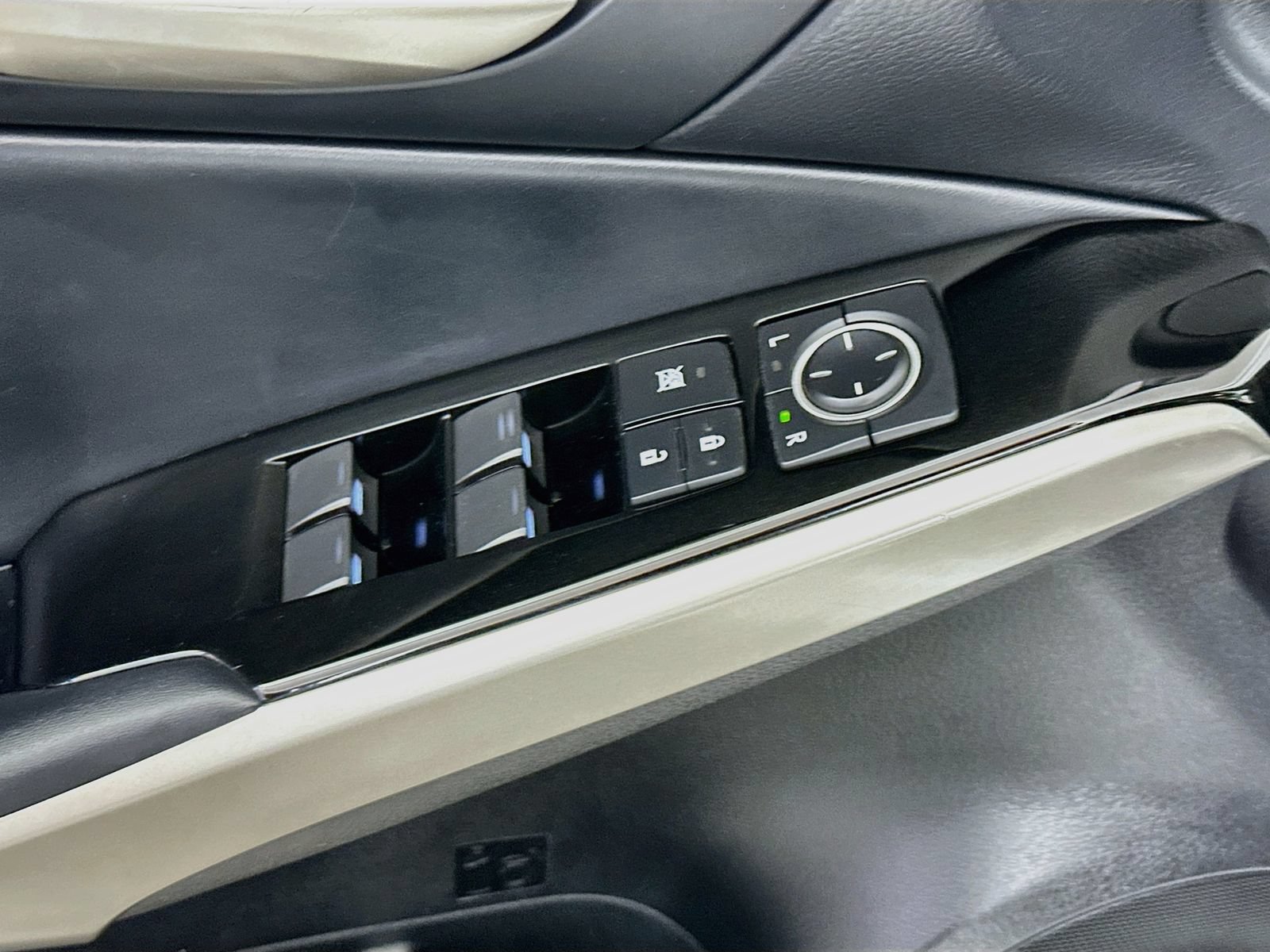 Used 2019 Lexus IS 300 w/ Accessory Package 2 RWD image 17