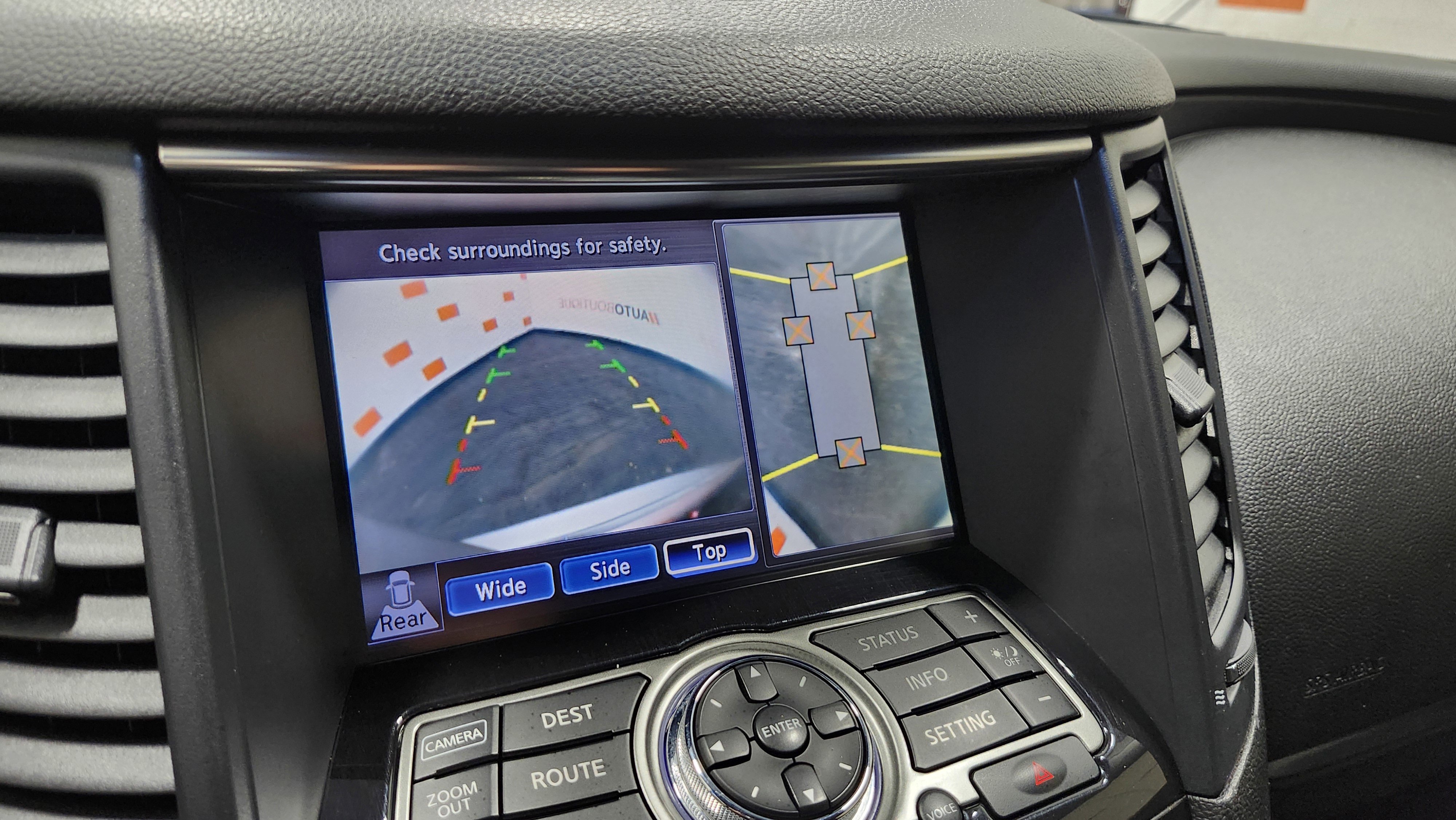 Used 2011 INFINITI FX35 AWD w/ Premium Pkg image 7