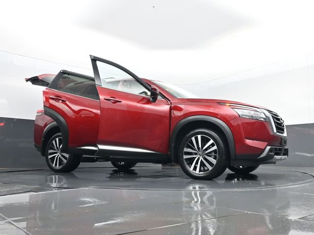 Used 2024 Nissan Pathfinder Platinum w/ Cargo Package image 37