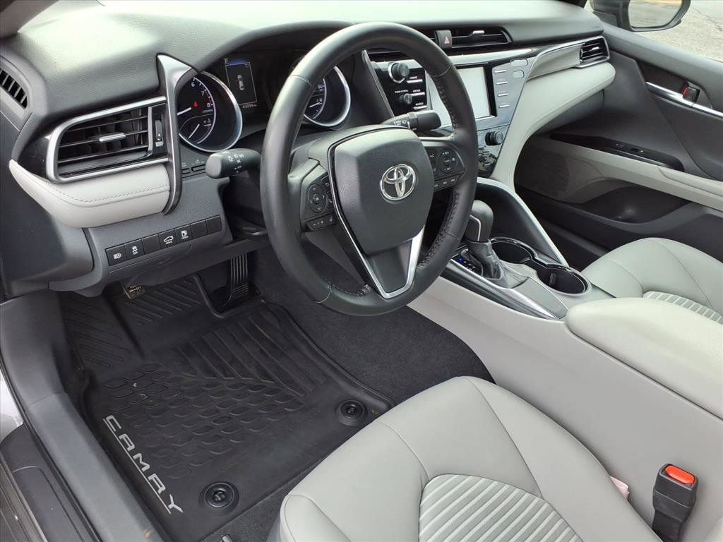 Used 2019 Toyota Camry SE image 12