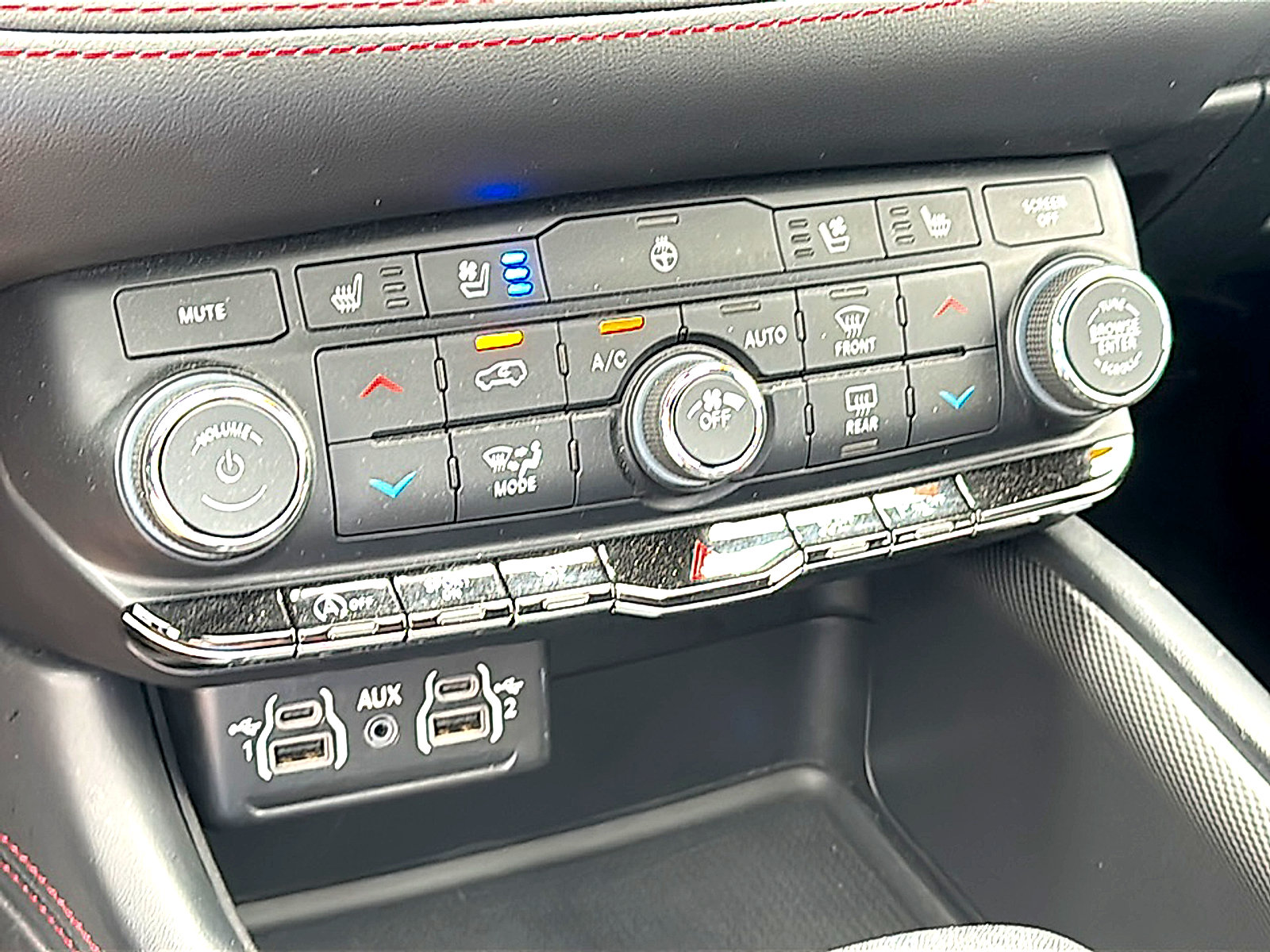 Used 2024 Dodge Durango GT AWD/4WD image 36
