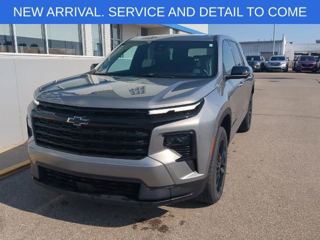 Used 2024 Chevrolet Traverse LS w/ Midnight/Sport Edition
