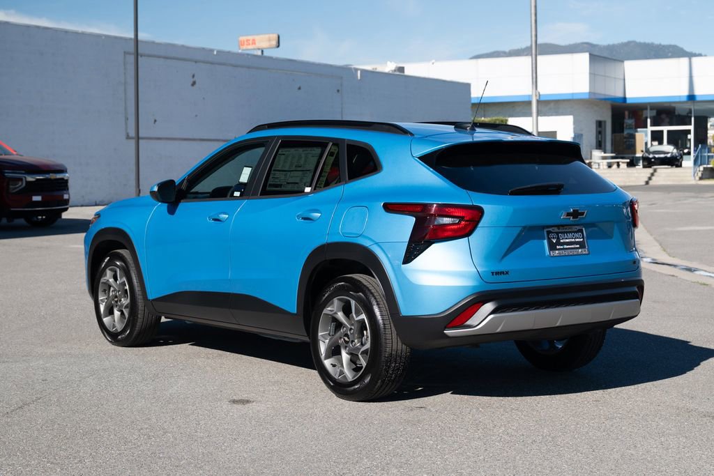 Used 2026 Chevrolet Trax LT w/ LT Convenience Package FWD image 6