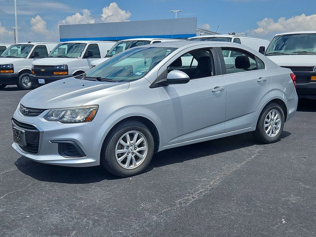 Used 2017 Chevrolet Sonic LT w/ Convenience Package FWD image 2