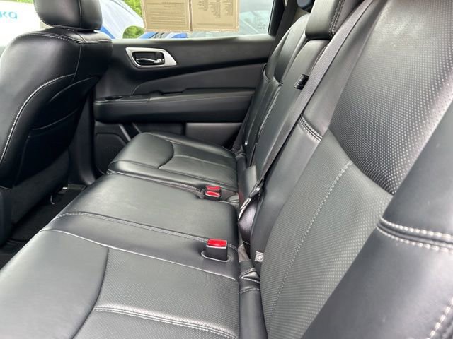 Used 2020 Nissan Pathfinder Platinum FWD image 43