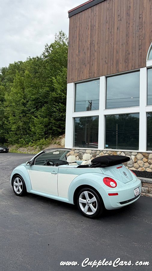 Used 2010 Volkswagen Beetle Final Edition FWD image 30