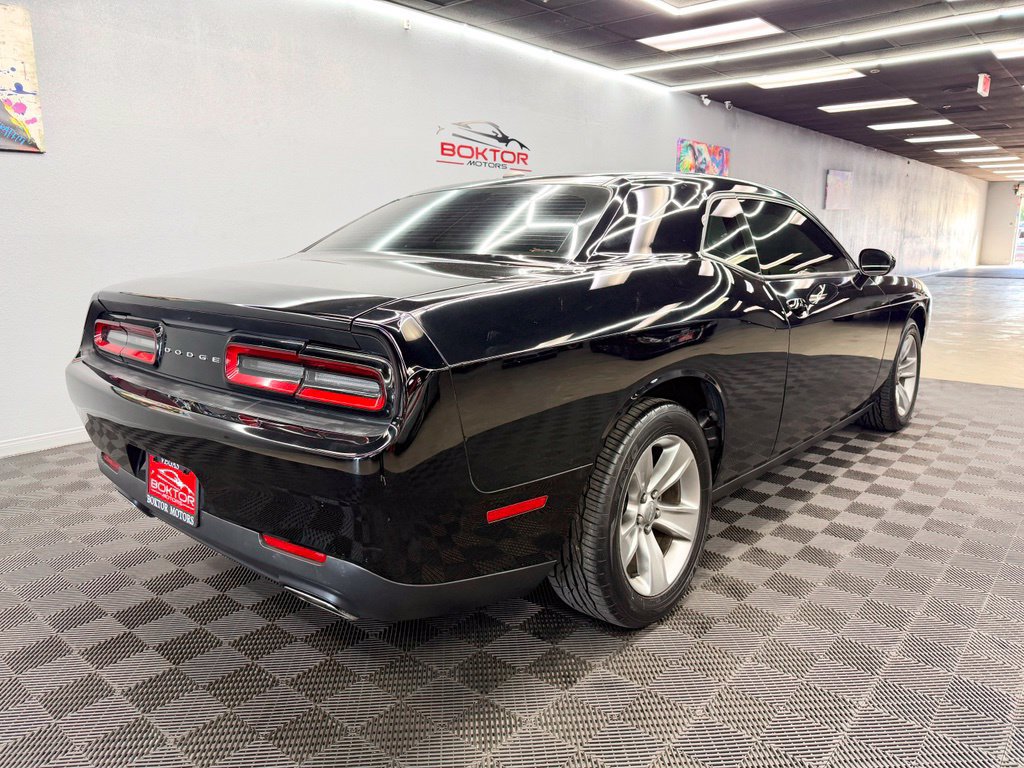 Used 2016 Dodge Challenger SXT RWD image 14