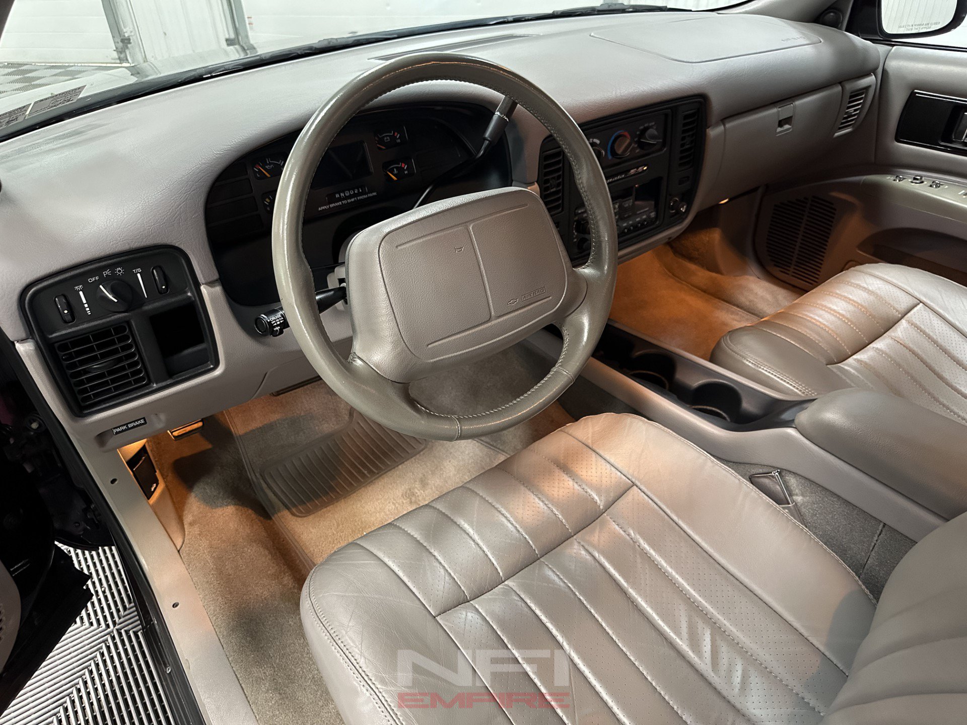 Used 1995 Chevrolet Impala SS RWD image 23