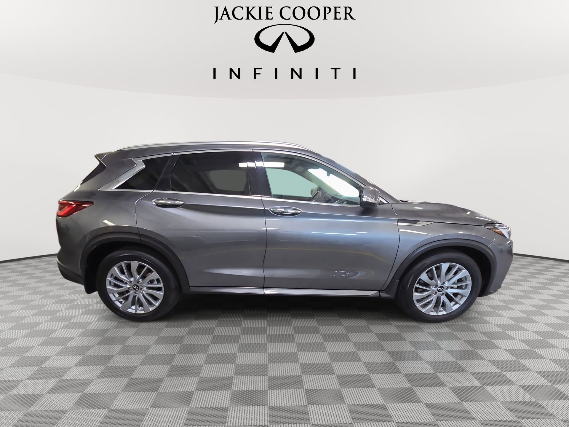 Certified 2025 INFINITI QX50 Luxe w/ Cargo Package image 4