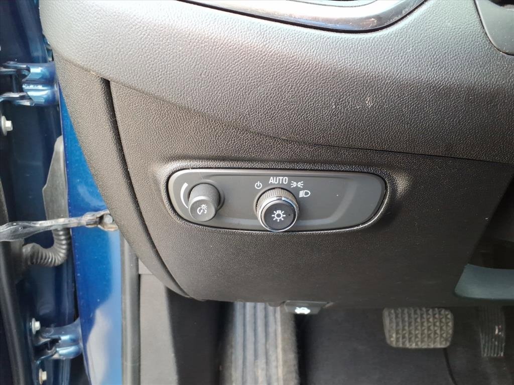 Used 2019 Chevrolet Equinox LT image 9