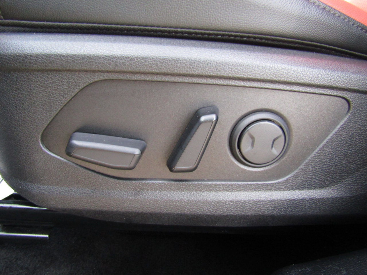 Used 2023 Kia Sportage SX image 12