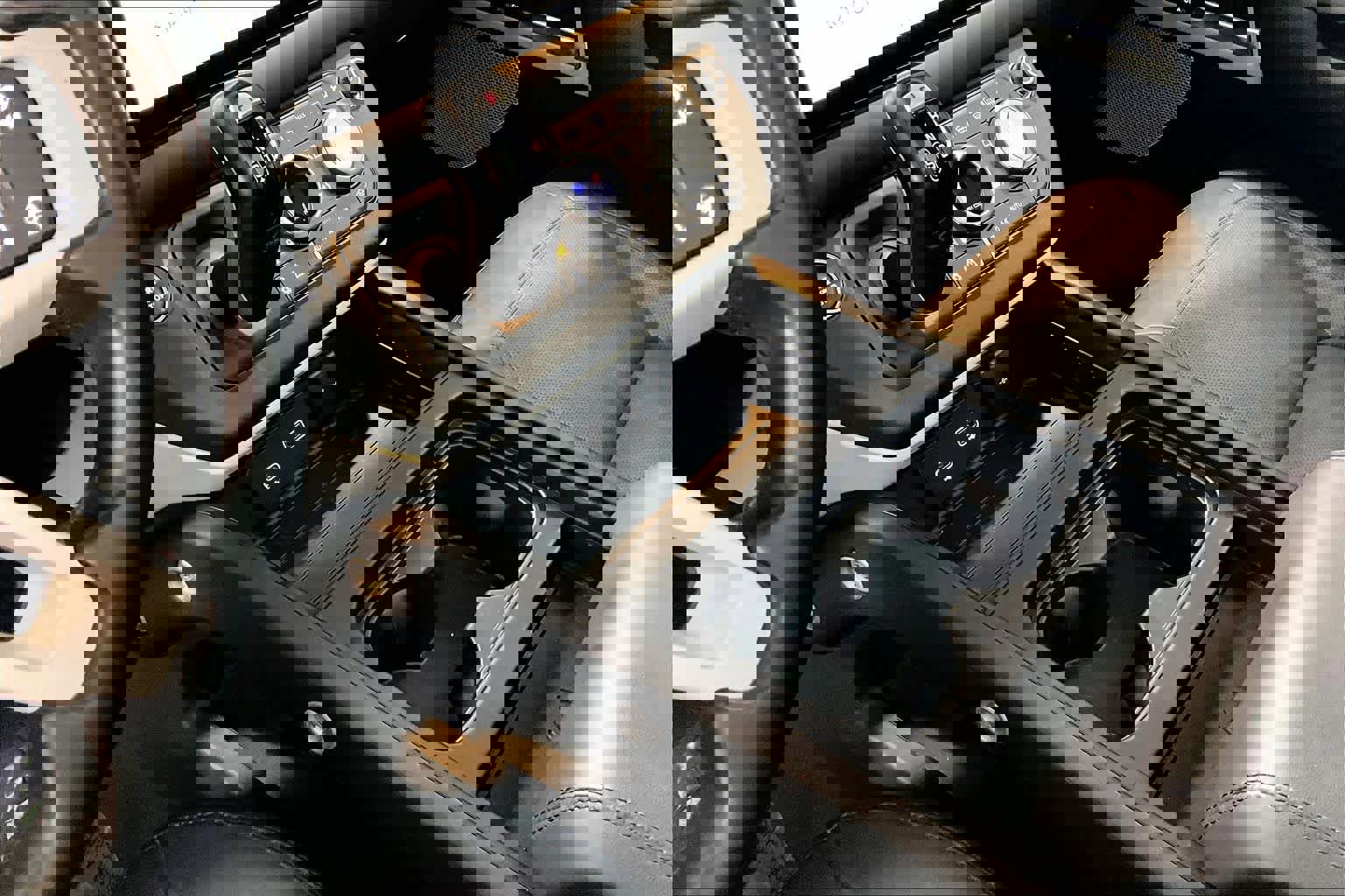 Used 2023 Land Rover Defender 130 First Edition AWD/4WD image 17