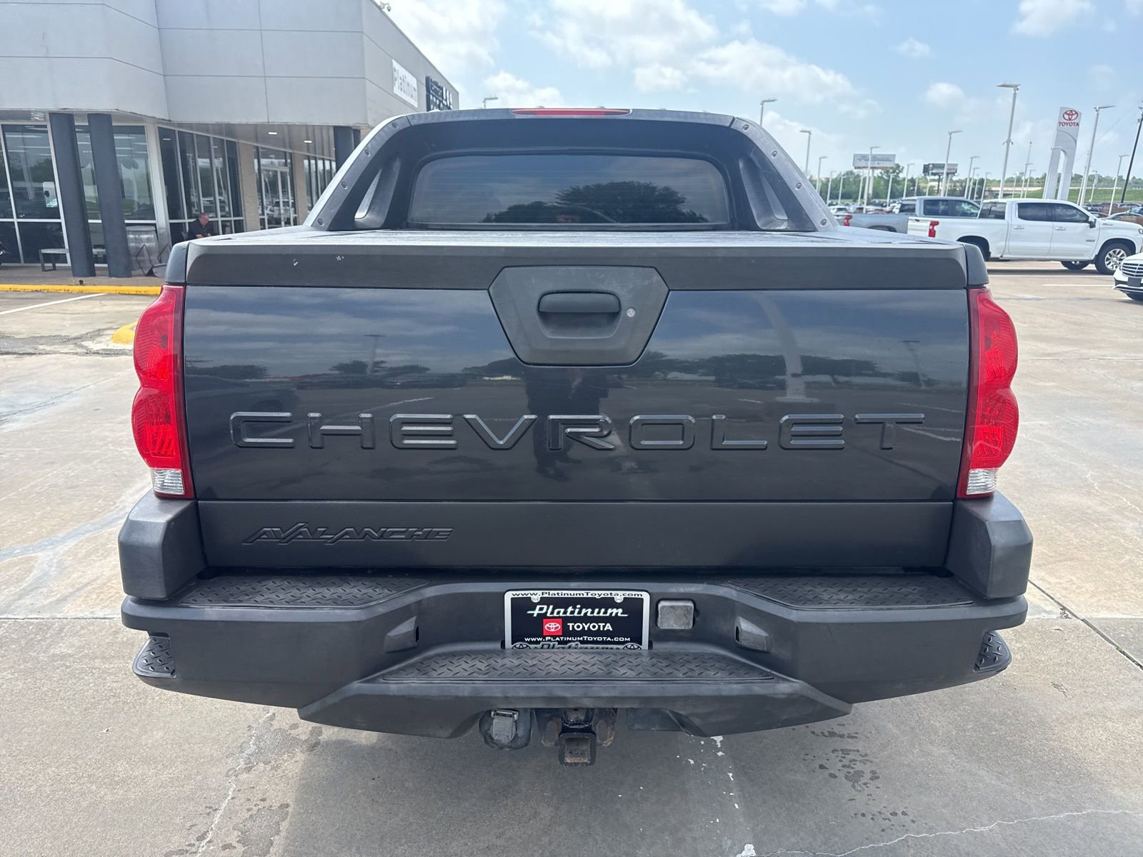 Used 2005 Chevrolet Avalanche LT w/ Preferred Equipment Group image 6