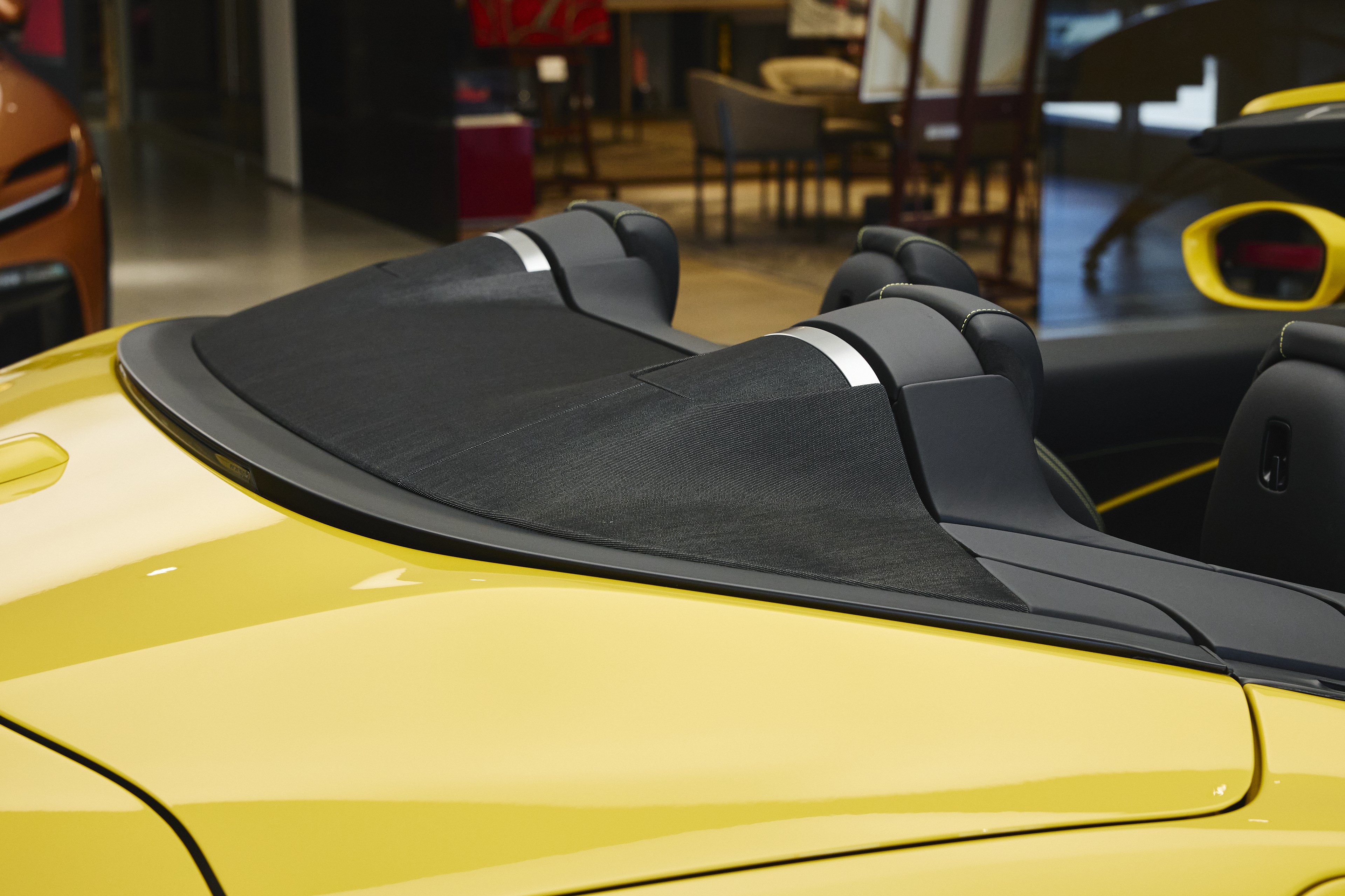 Used 2025 Ferrari Roma Spider RWD image 23