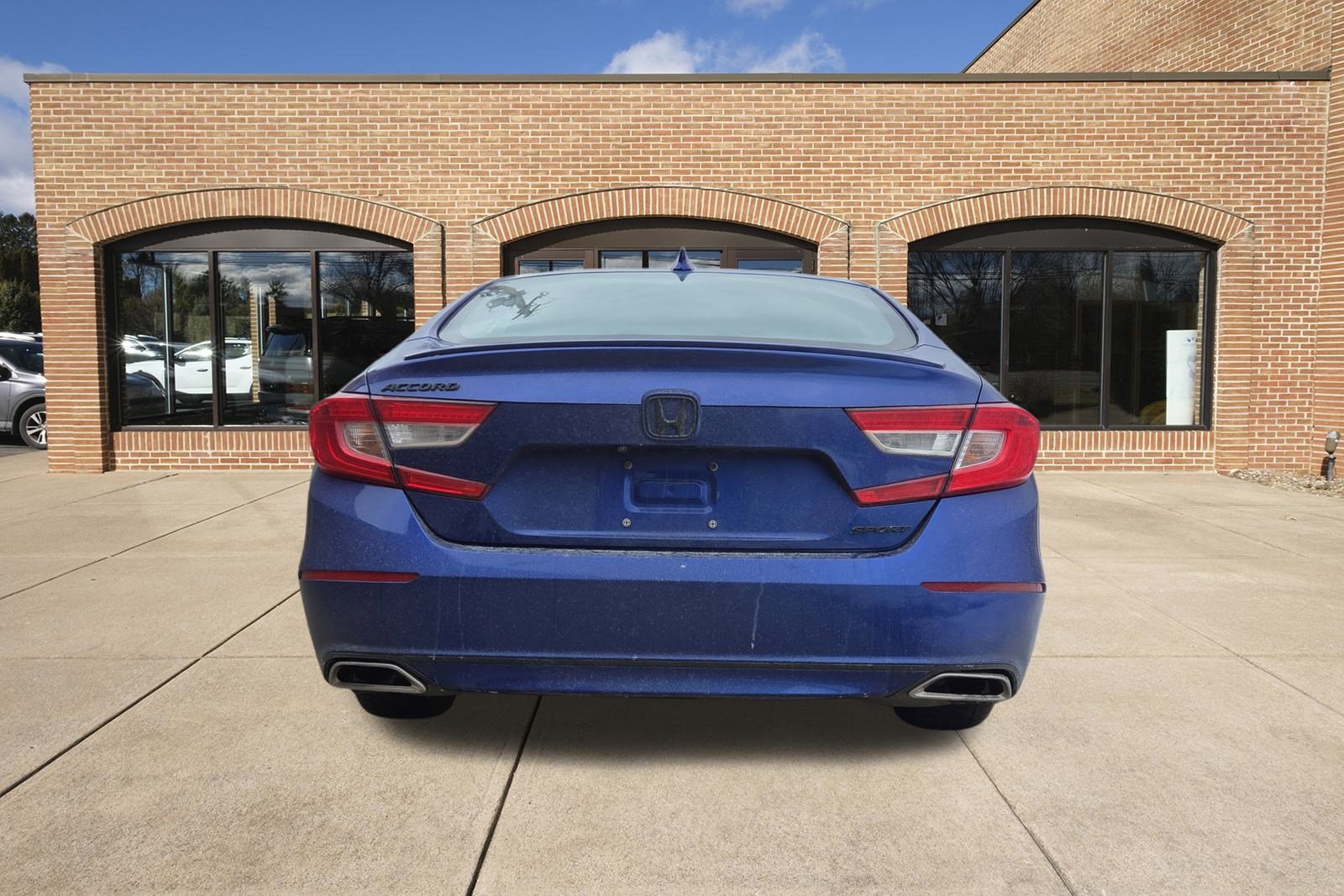 Used 2018 Honda Accord Sport image 4