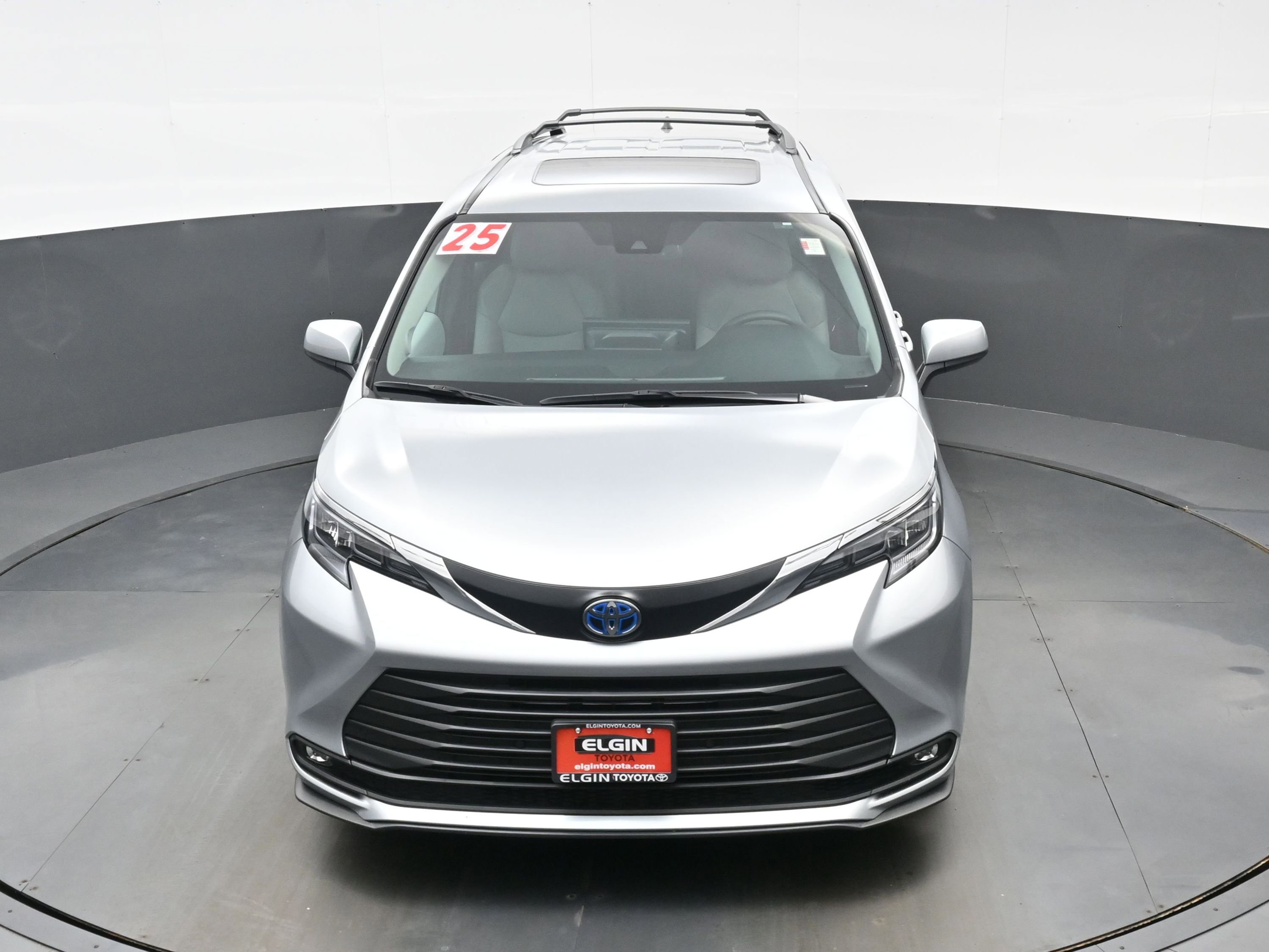 Used 2025 Toyota Sienna XLE w/ XLE Plus Package AWD/4WD image 37
