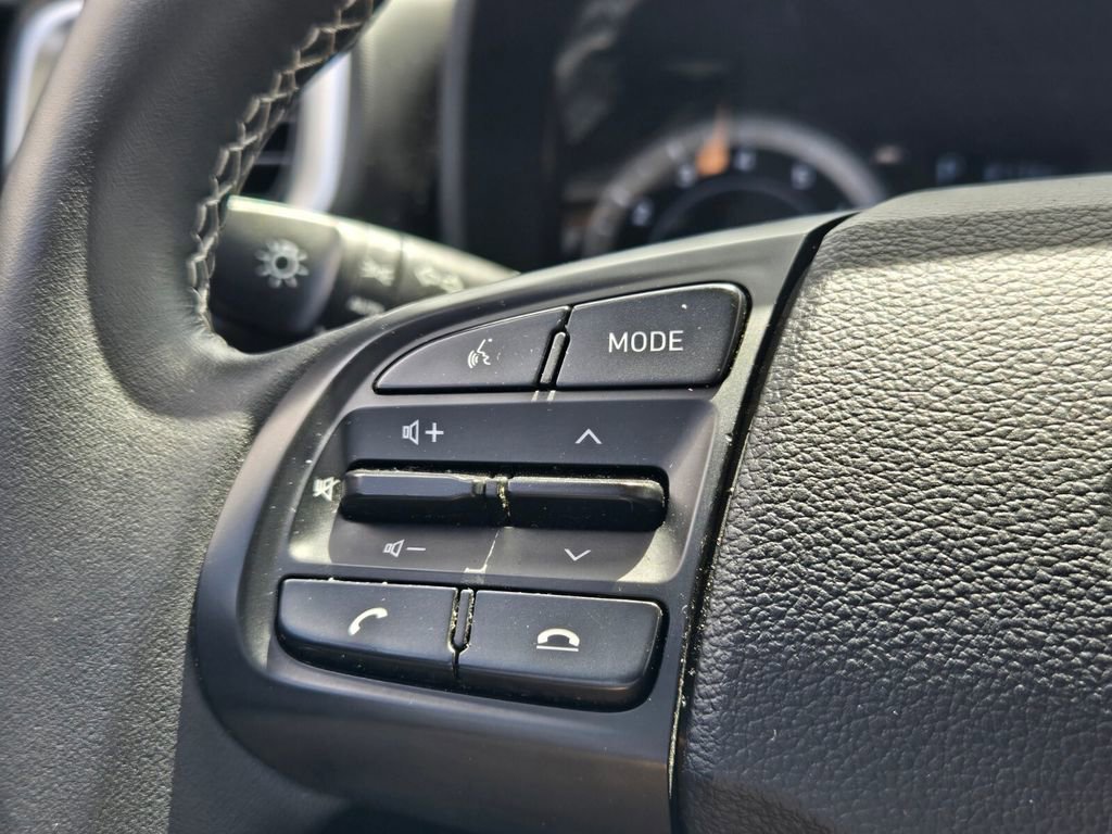 Used 2022 Hyundai Venue SEL w/ Cargo Package FWD image 24