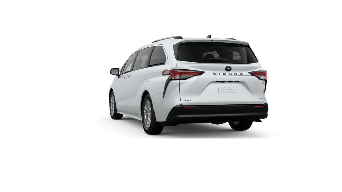 New 2026 Toyota Sienna XLE image 7