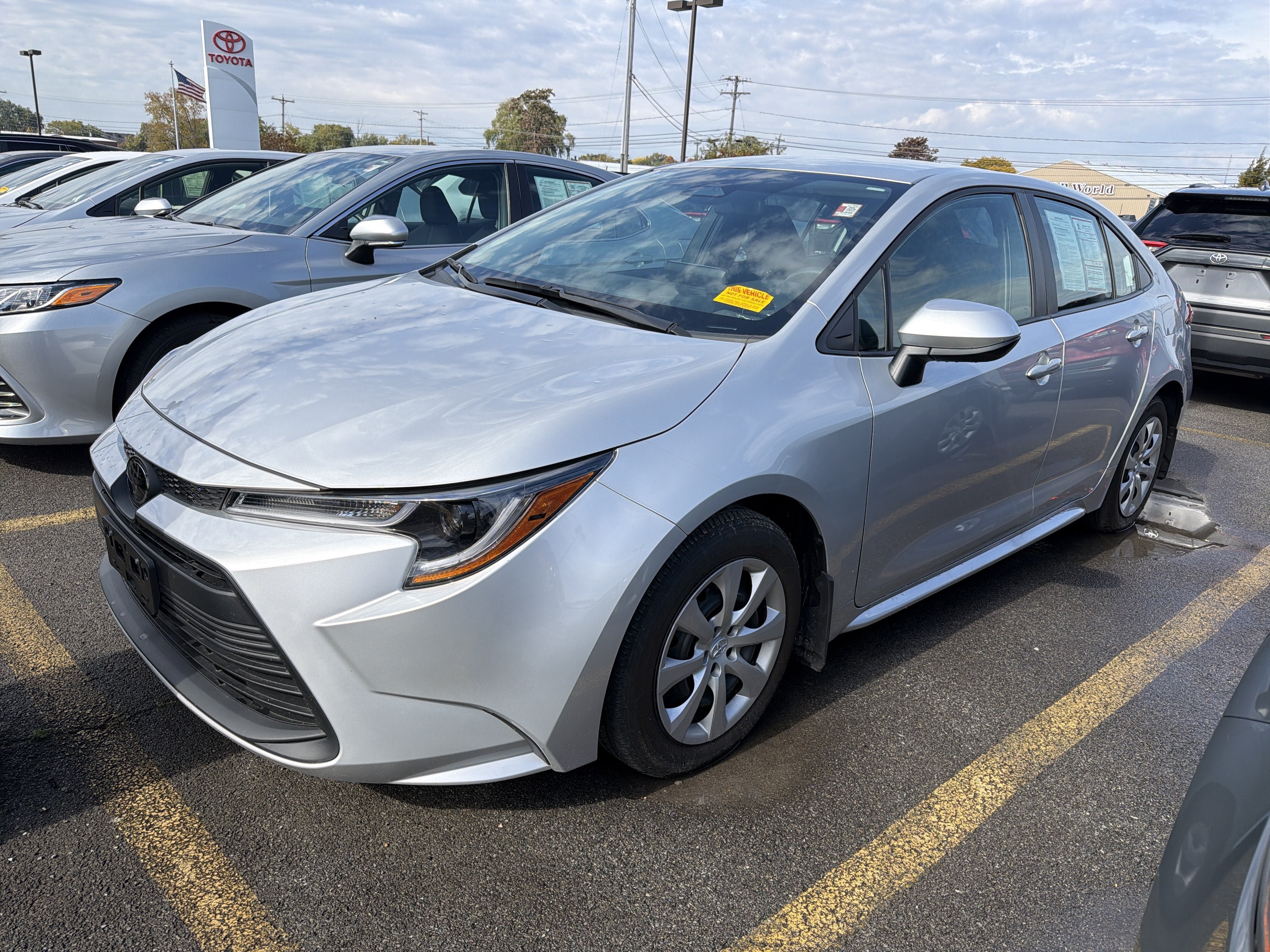 Used 2024 Toyota Corolla LE FWD image 3
