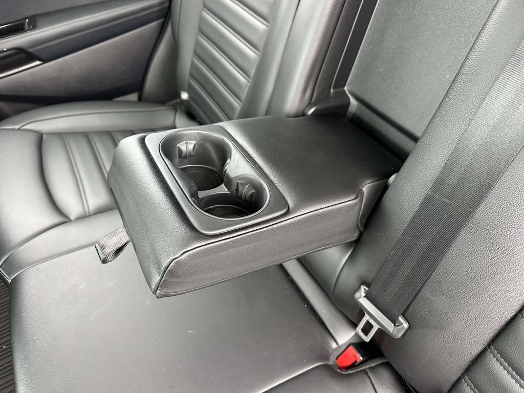 Used 2019 Ford Edge SEL w/ Equipment Group 201A AWD/4WD image 11