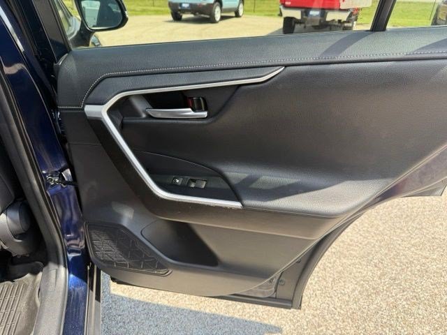 Used 2021 Toyota RAV4 Limited AWD/4WD image 32