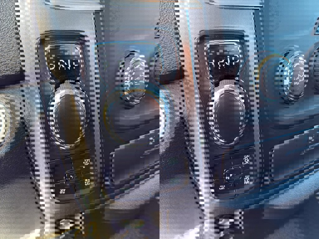 Used 2021 RAM 1500 Classic SLT image 15