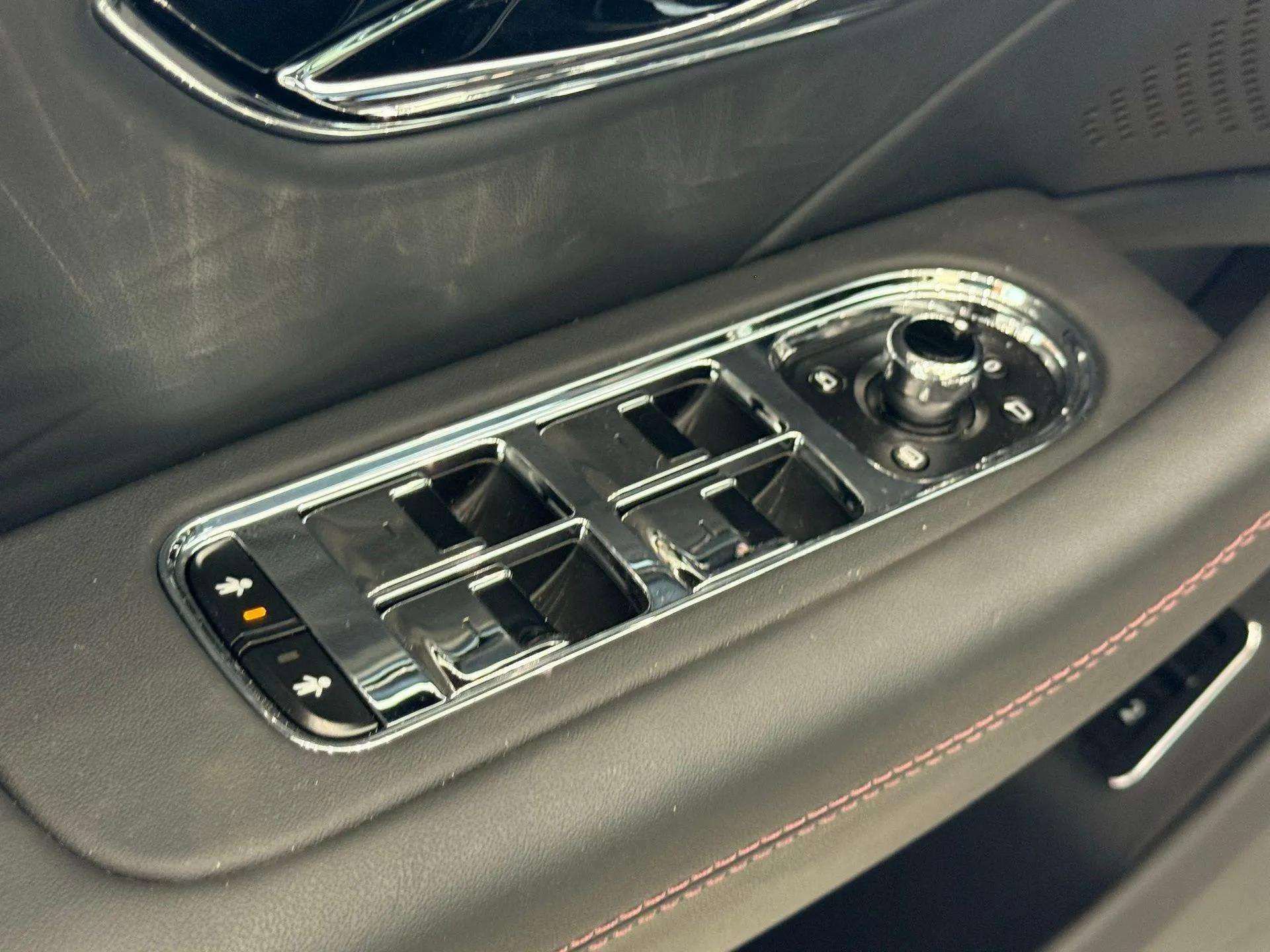 New 2026 Bentley Flying Spur Plug-In Hybrid AWD/4WD image 60
