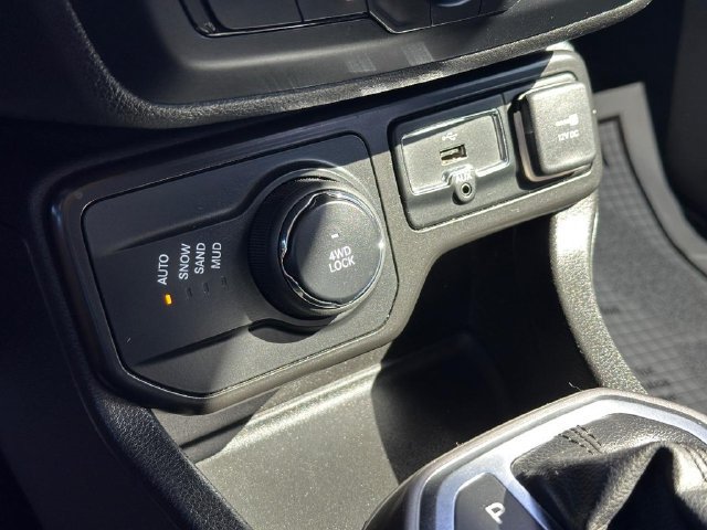 Used 2022 Jeep Renegade Sport w/ Sport Appearance Group AWD/4WD image 24