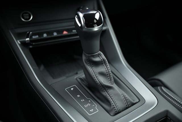 New 2025 Audi Q3 2.0T Premium image 39