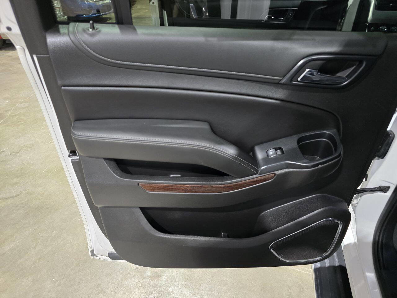 Used 2019 GMC Yukon XL SLT w/ Open Road Package AWD/4WD image 26