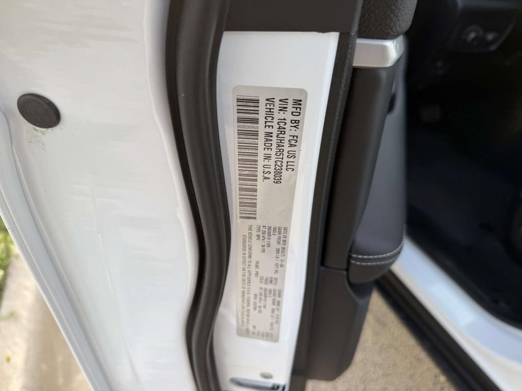 New 2026 Jeep Grand Cherokee Altitude AWD/4WD image 34