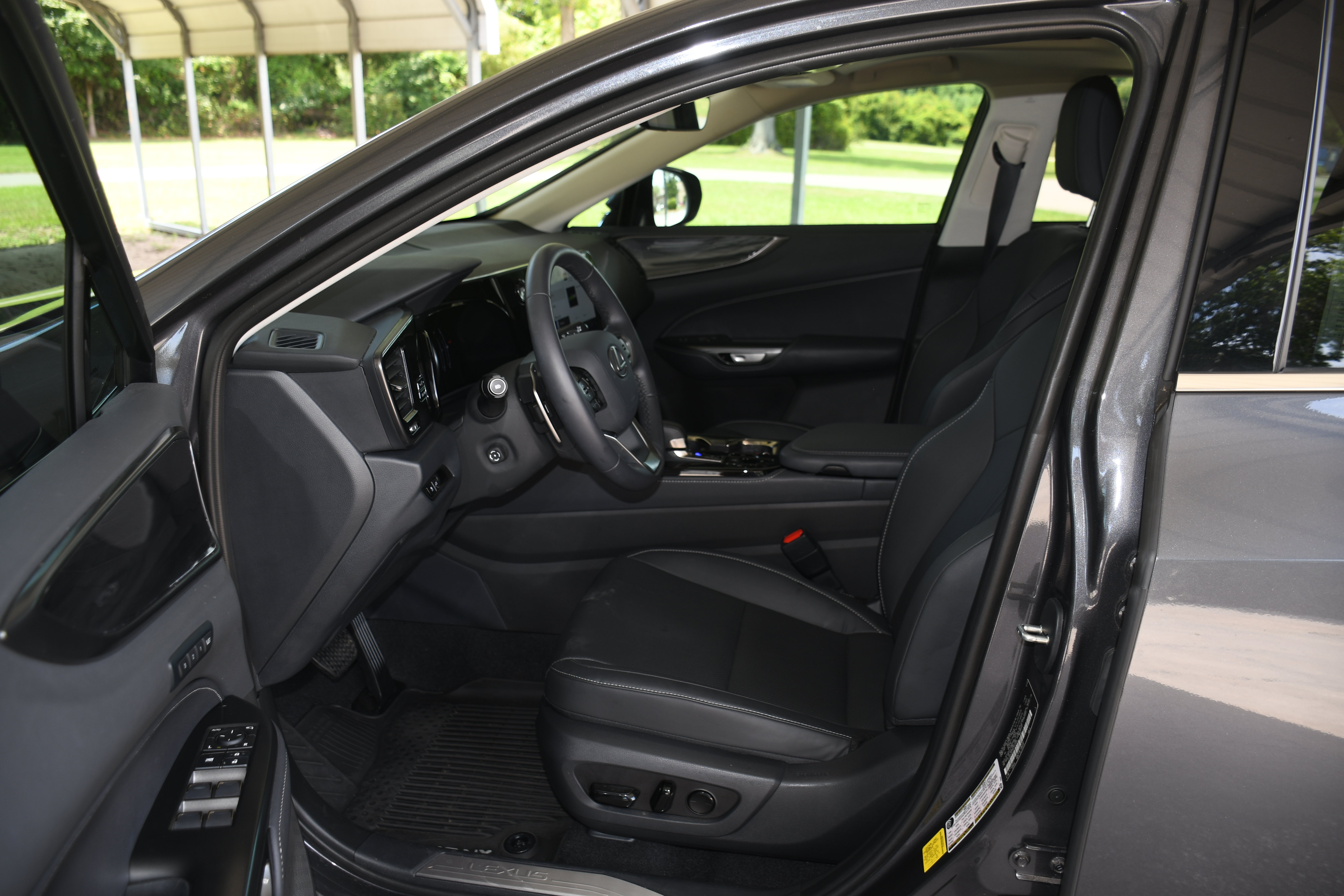 Used 2025 Lexus NX 250 FWD w/ Premium Package image 8