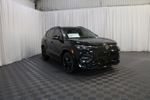 New 2025 Volkswagen Tiguan SE R-Line image 29