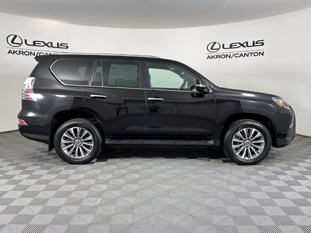 Used 2021 Lexus GX 460 Luxury w/ Accessory Package AWD/4WD image 7