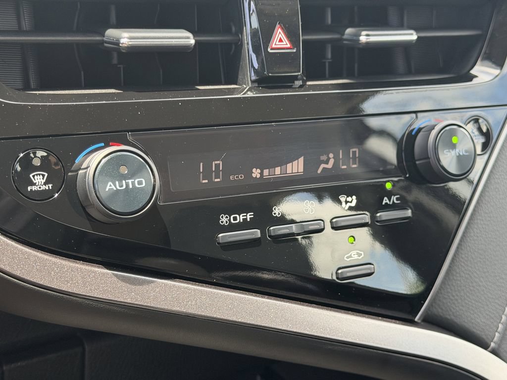 Used 2024 Toyota Camry SE FWD image 20