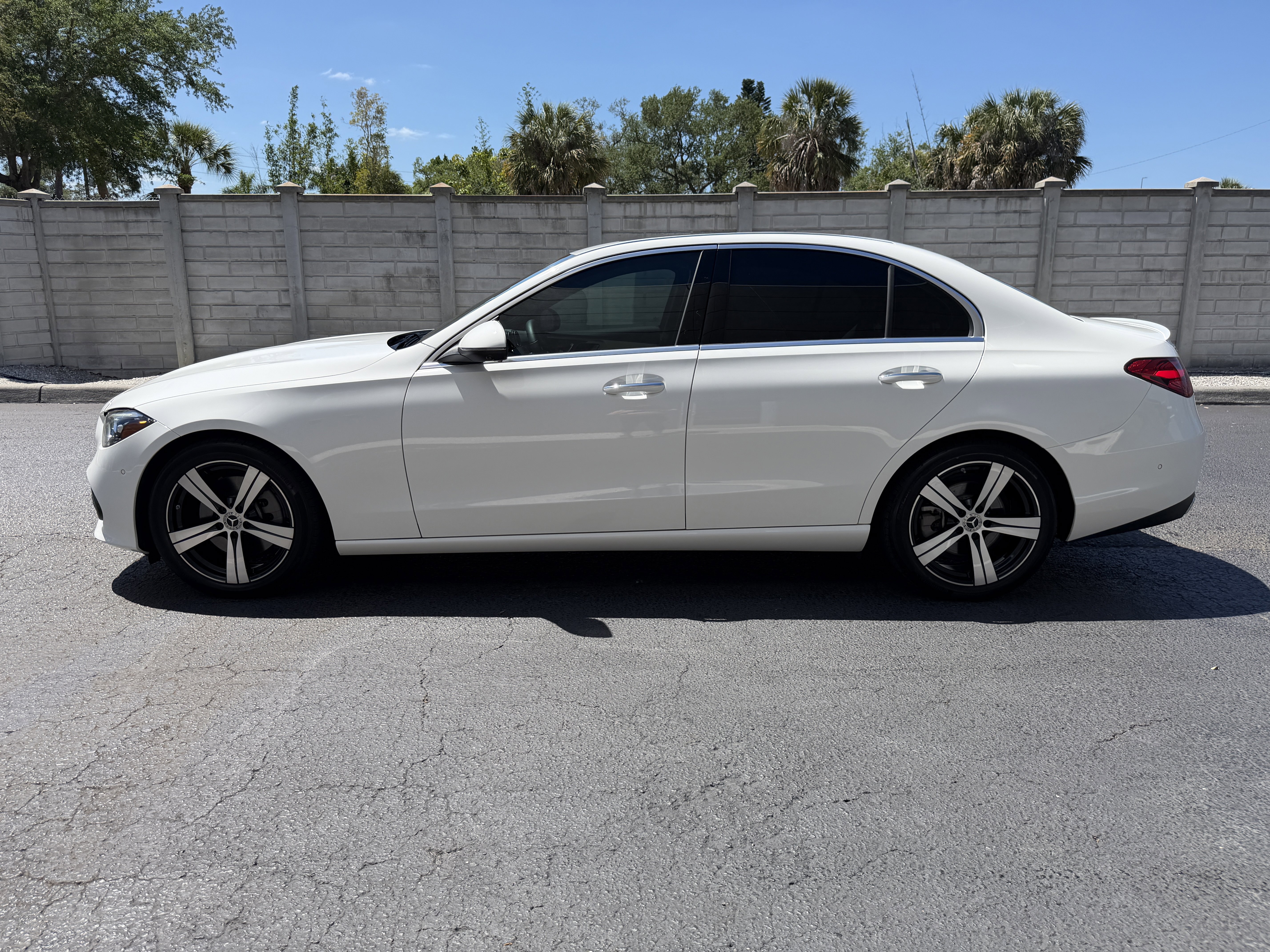Used 2024 Mercedes-Benz C 300 4MATIC Sedan image 3