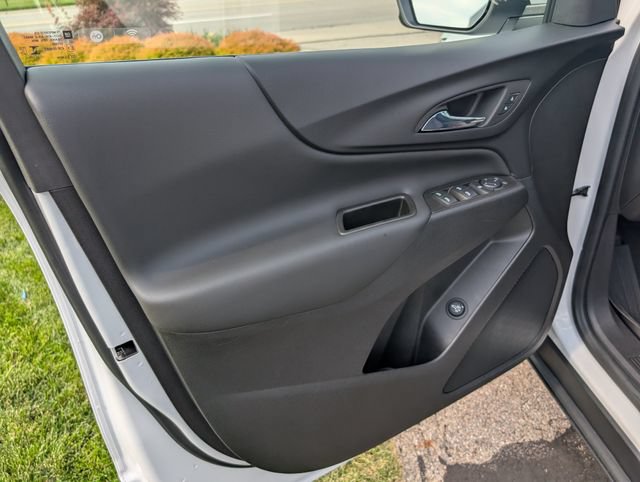 Used 2024 Chevrolet Equinox LT w/ LPO, Floor Liner Package FWD image 15