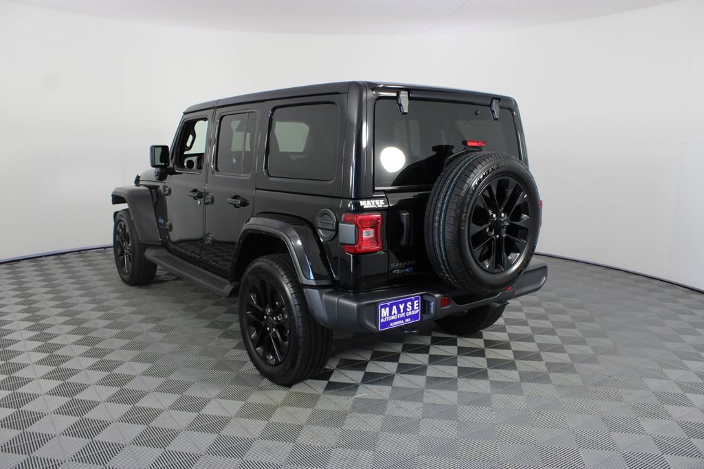Used 2025 Jeep Wrangler Unlimited Sahara AWD/4WD image 21