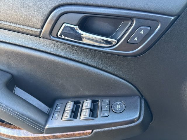 Used 2020 Chevrolet Suburban Premier AWD/4WD image 24