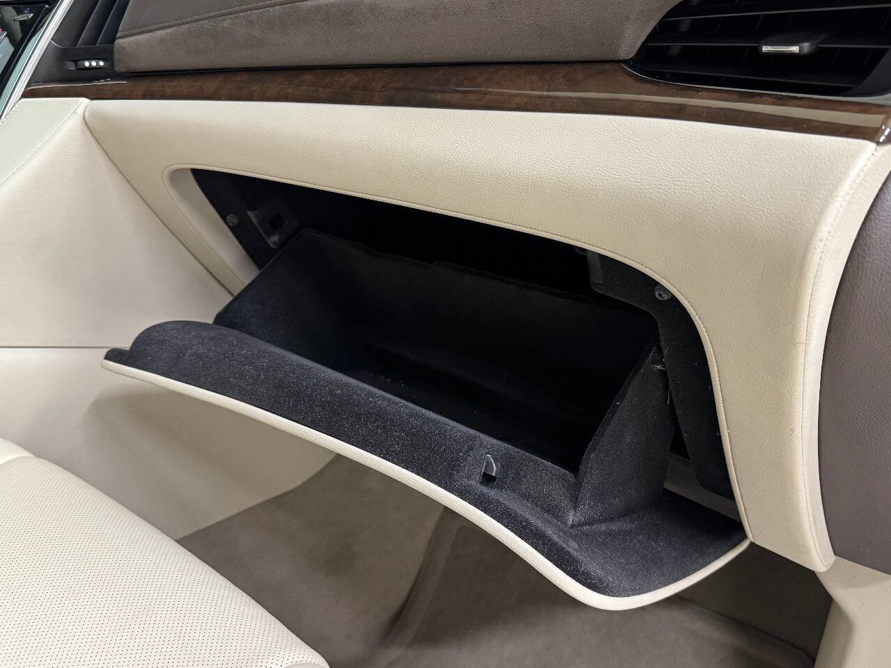 Used 2016 Cadillac Escalade ESV Premium AWD/4WD image 46