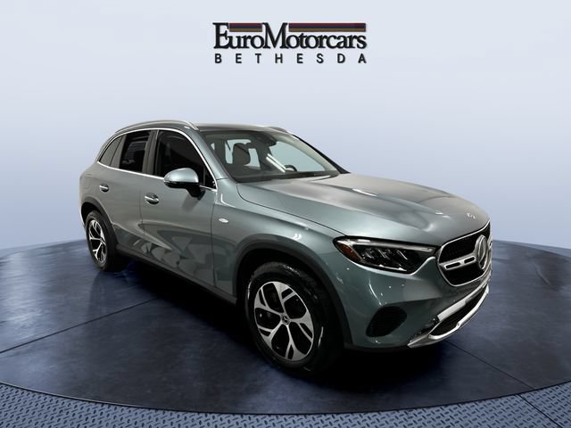 Used 2025 Mercedes-Benz GLC 350e 4MATIC w/ Driver Assistance Package image 7