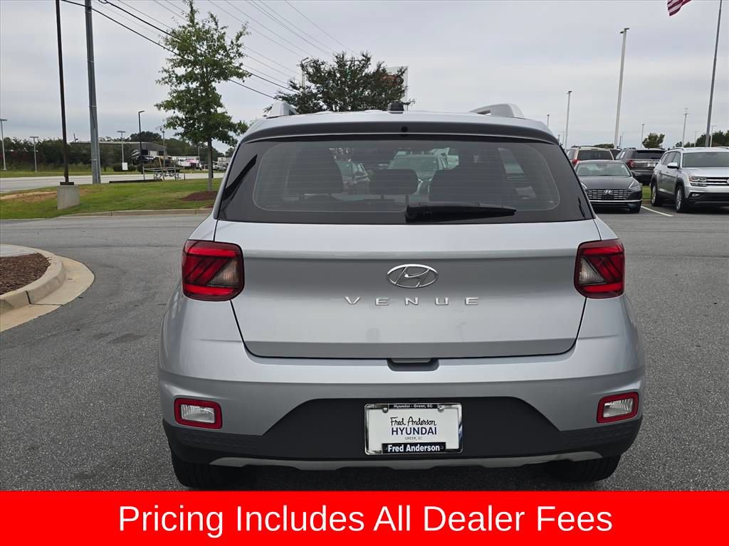 Certified 2023 Hyundai Venue SEL FWD image 4